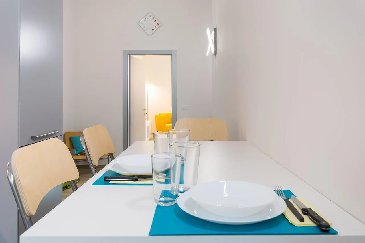 Isola Suite Milan 0*,  Italy